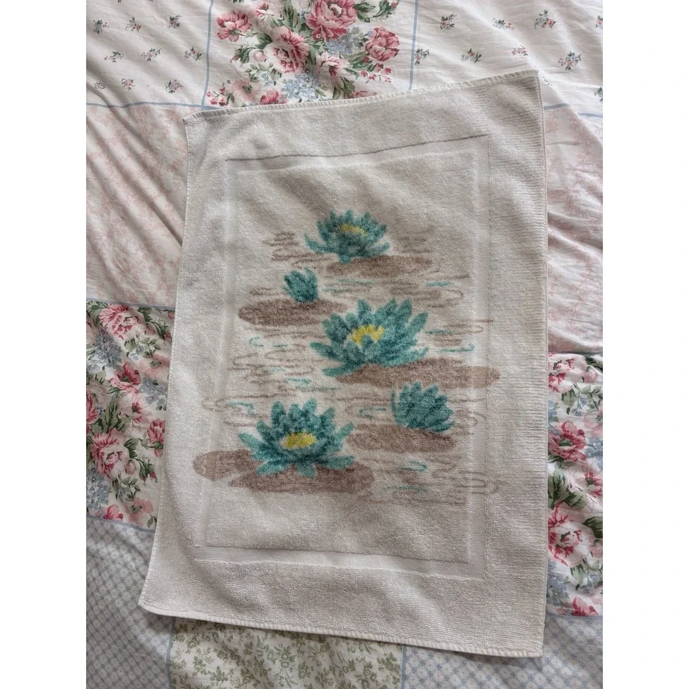 Vintage Cannon White Floral Bath Mat Rug Lily Pad Print Pattern Decor